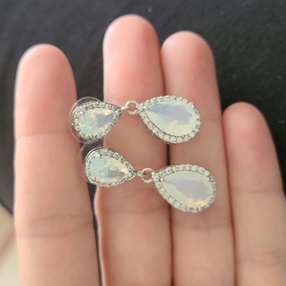 Diamond dangle earrings (fake)